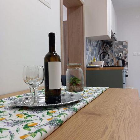 Family Apartments Leona Makarska Exterior foto