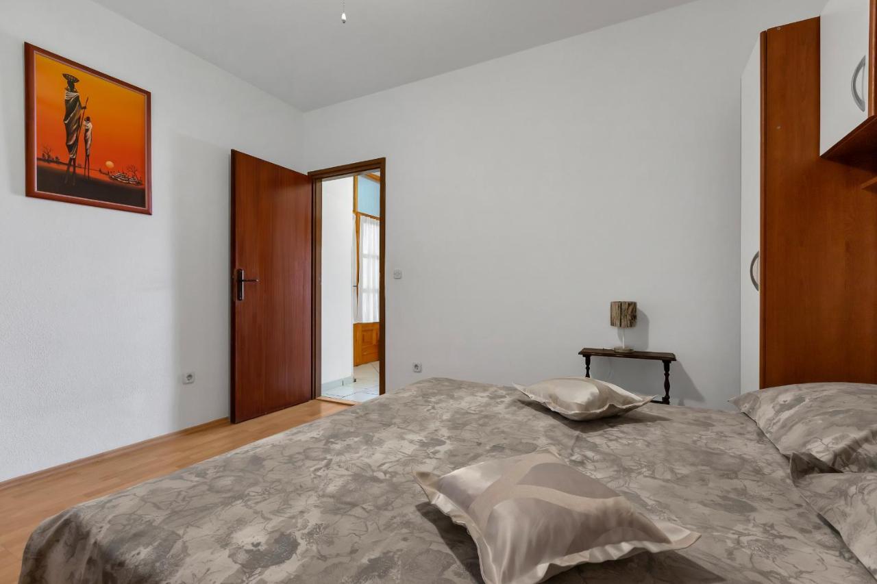 Family Apartments Leona Makarska Exterior foto