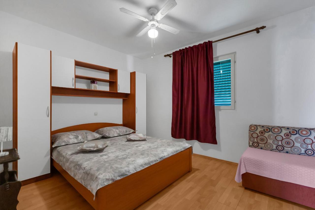 Family Apartments Leona Makarska Exterior foto