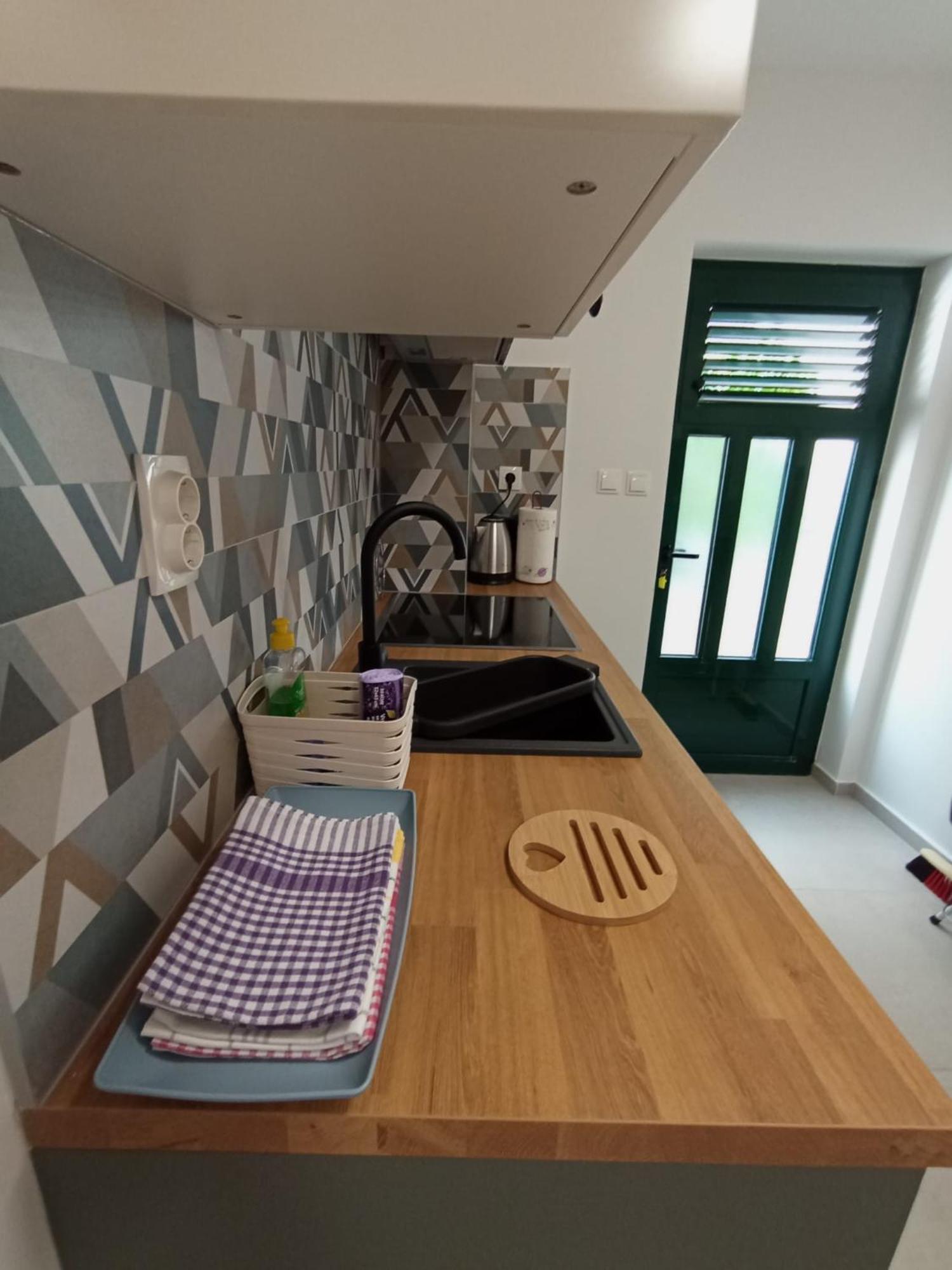 Family Apartments Leona Makarska Exterior foto