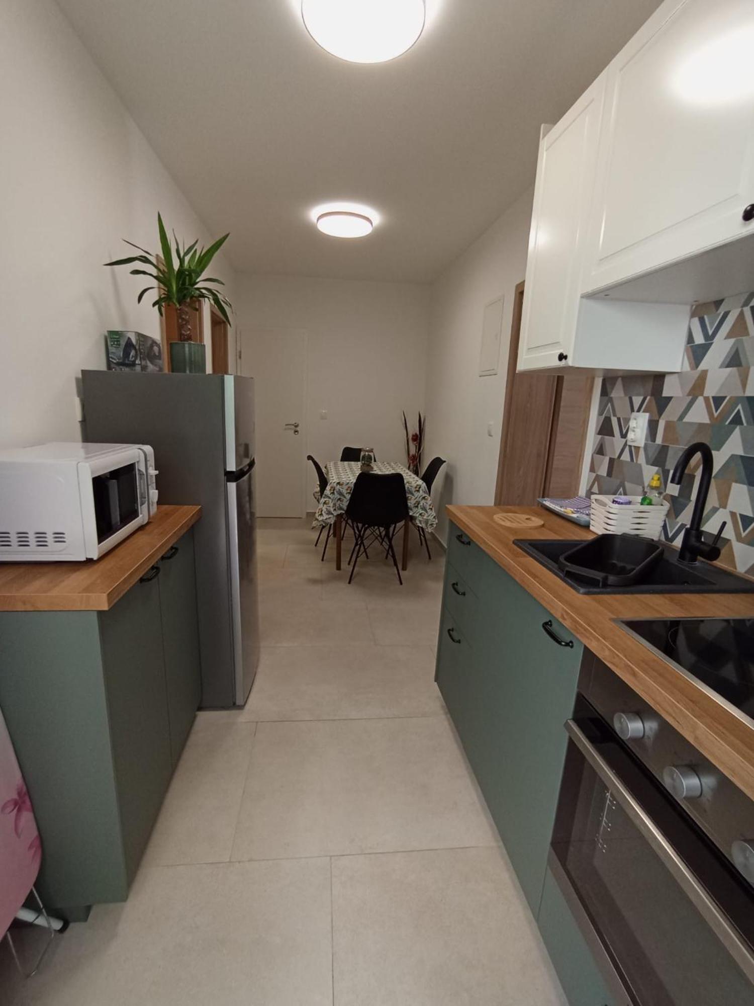 Family Apartments Leona Makarska Exterior foto