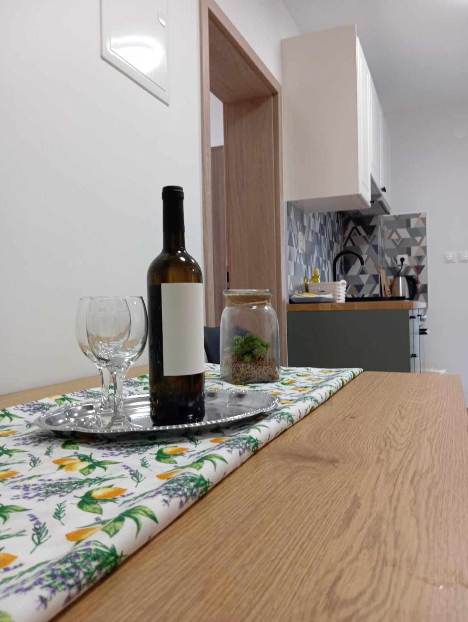 Family Apartments Leona Makarska Exterior foto