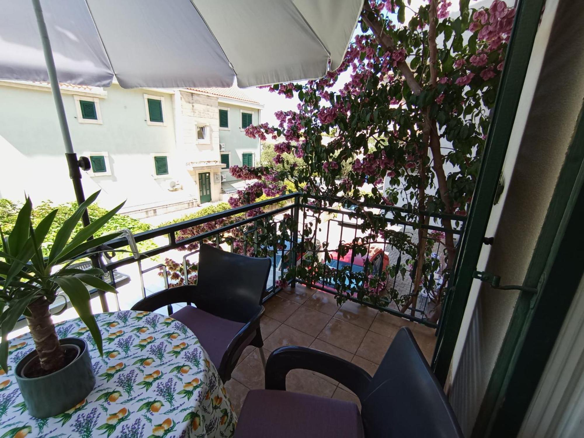 Family Apartments Leona Makarska Exterior foto