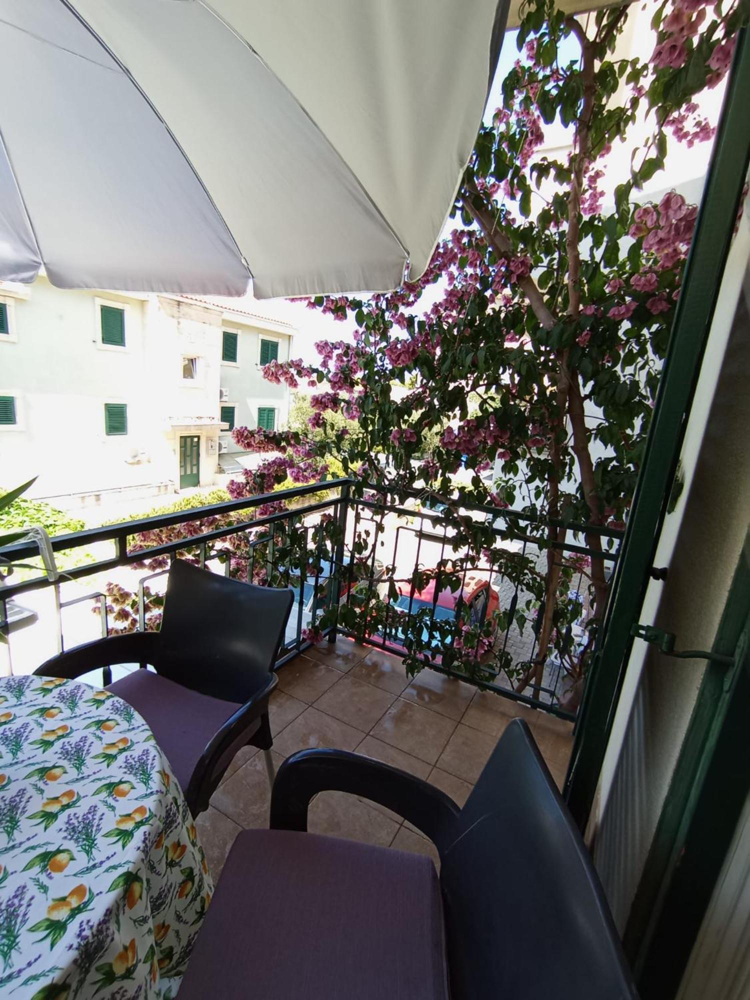 Family Apartments Leona Makarska Exterior foto