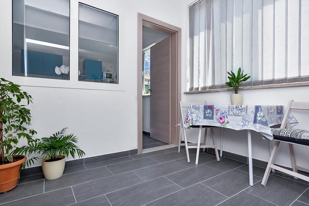Family Apartments Leona Makarska Exterior foto