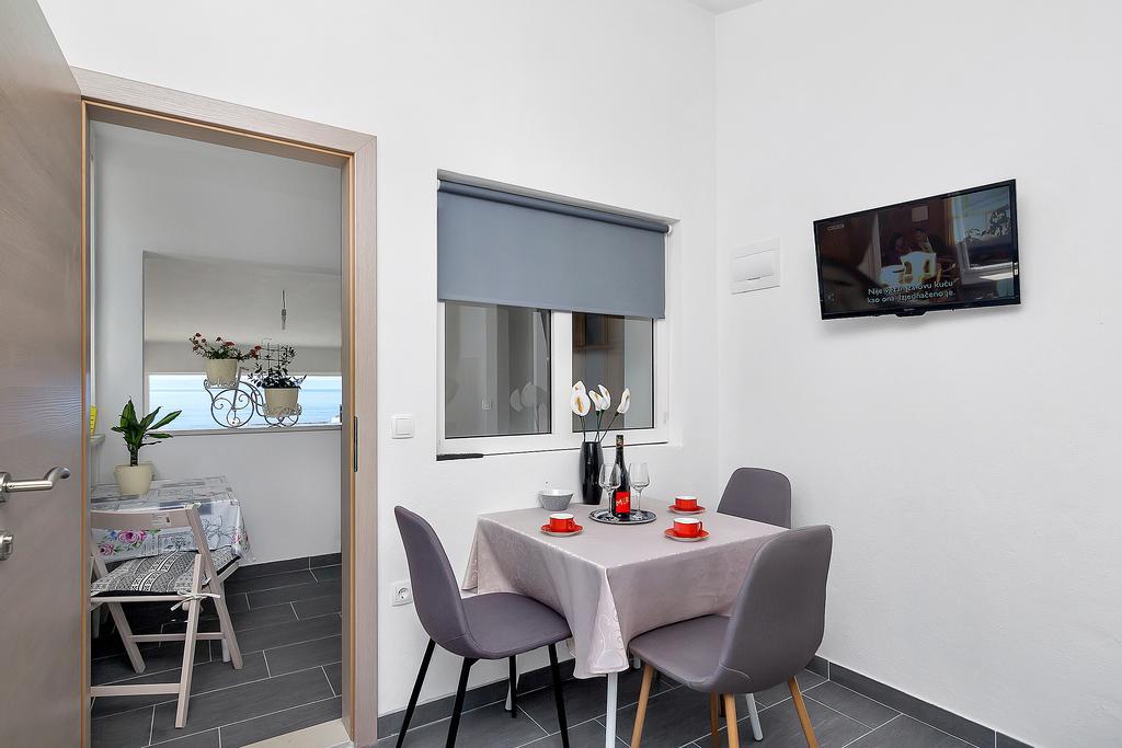 Family Apartments Leona Makarska Exterior foto