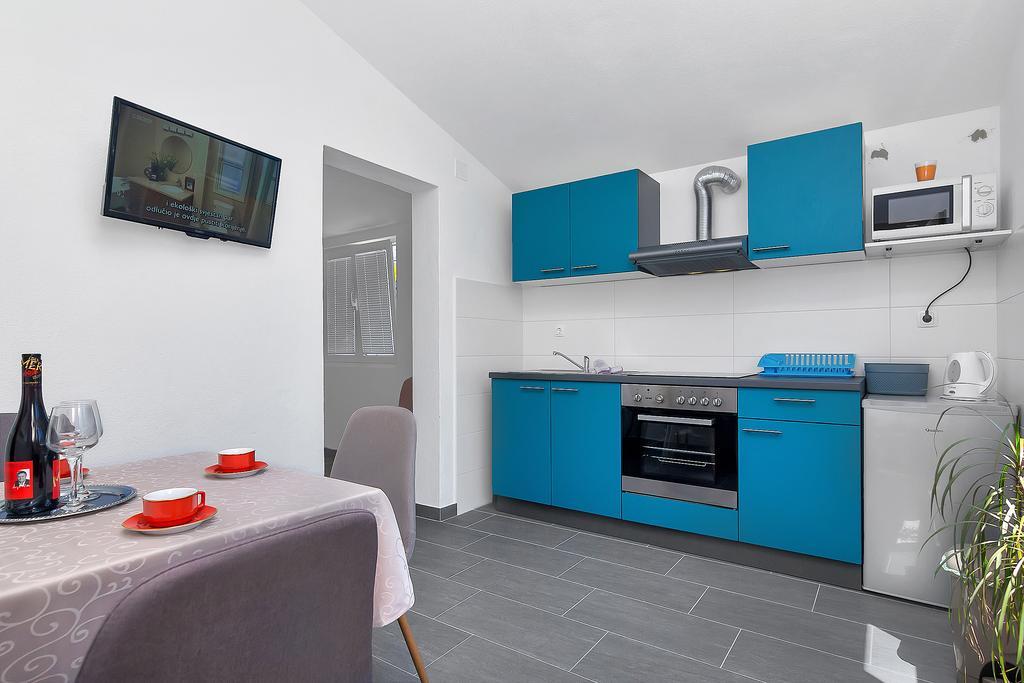 Family Apartments Leona Makarska Exterior foto