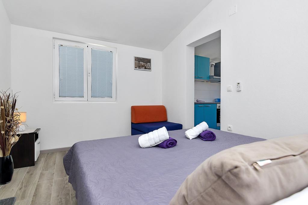 Family Apartments Leona Makarska Exterior foto