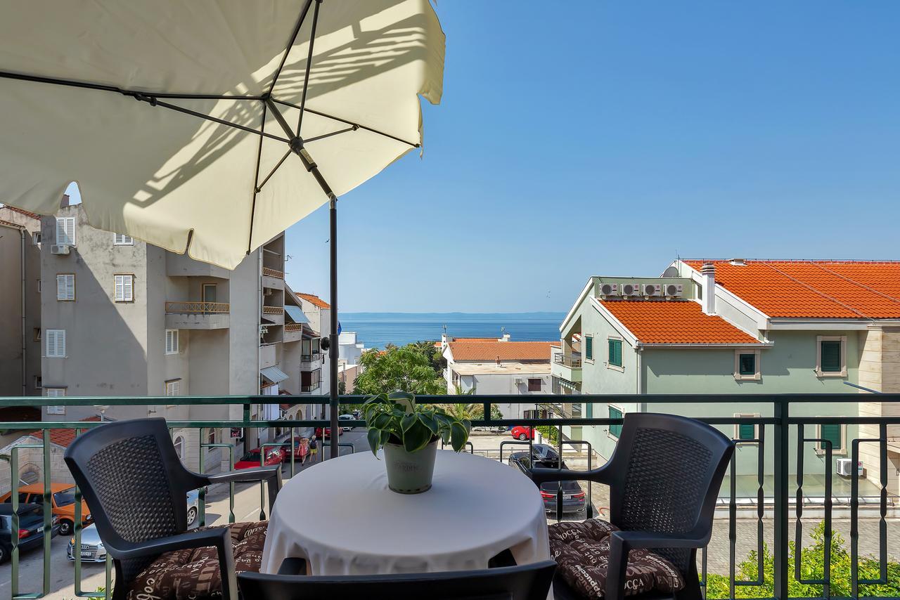 Family Apartments Leona Makarska Exterior foto
