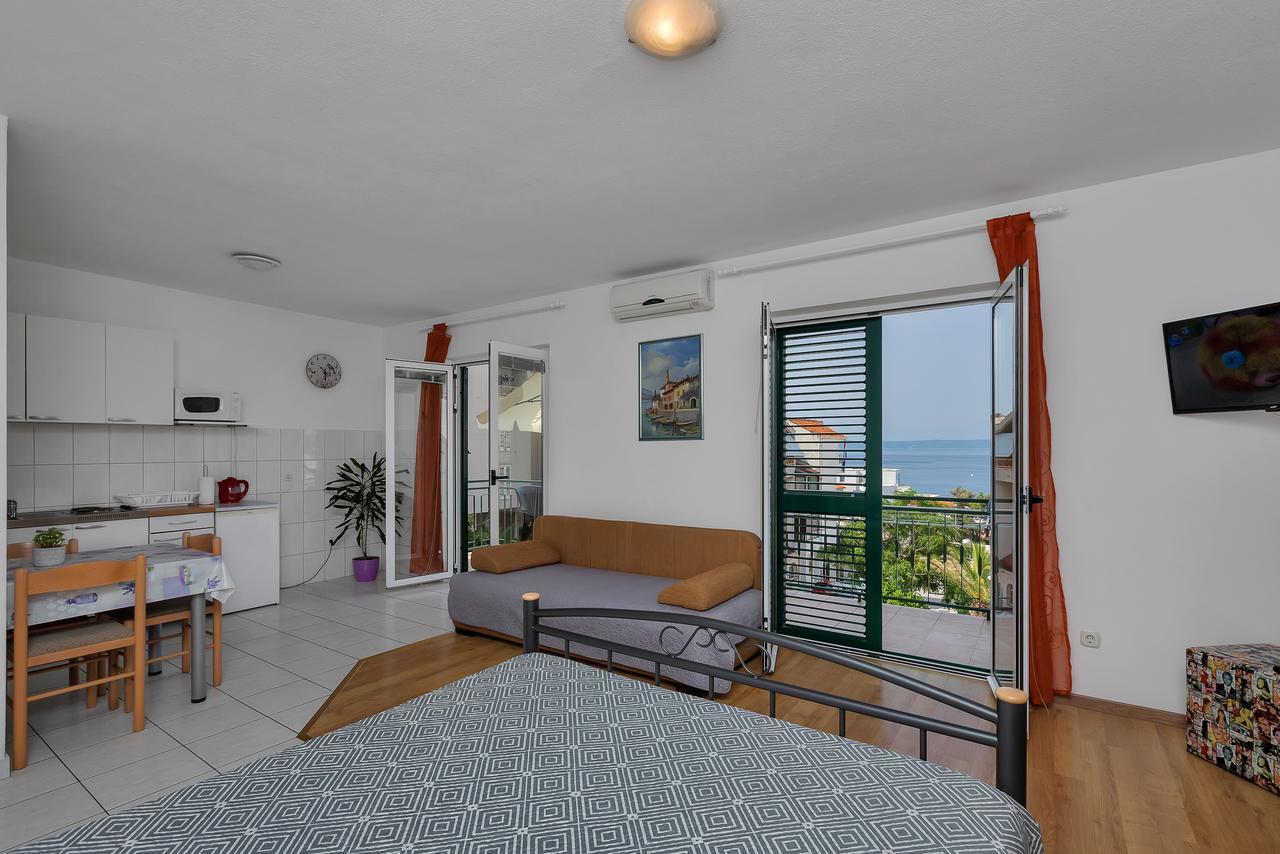 Family Apartments Leona Makarska Exterior foto