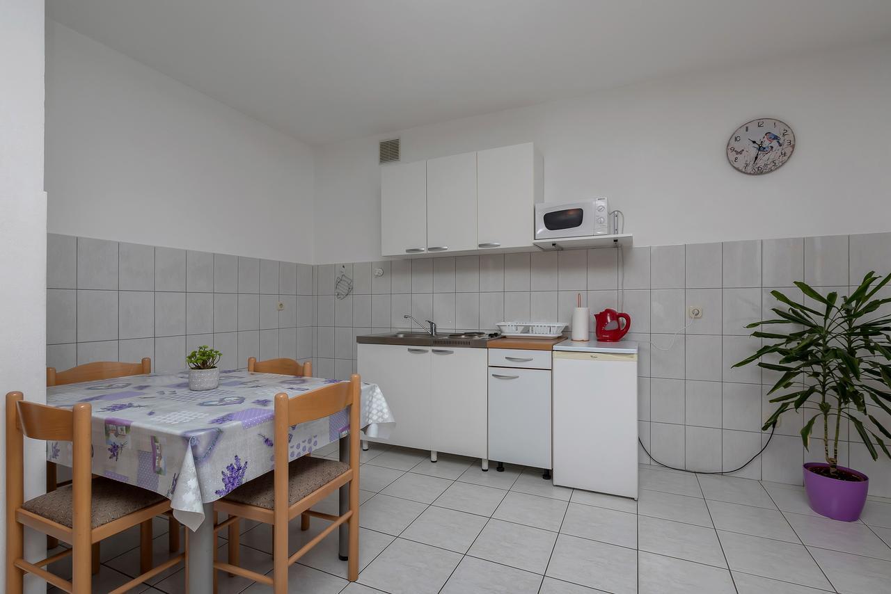 Family Apartments Leona Makarska Exterior foto
