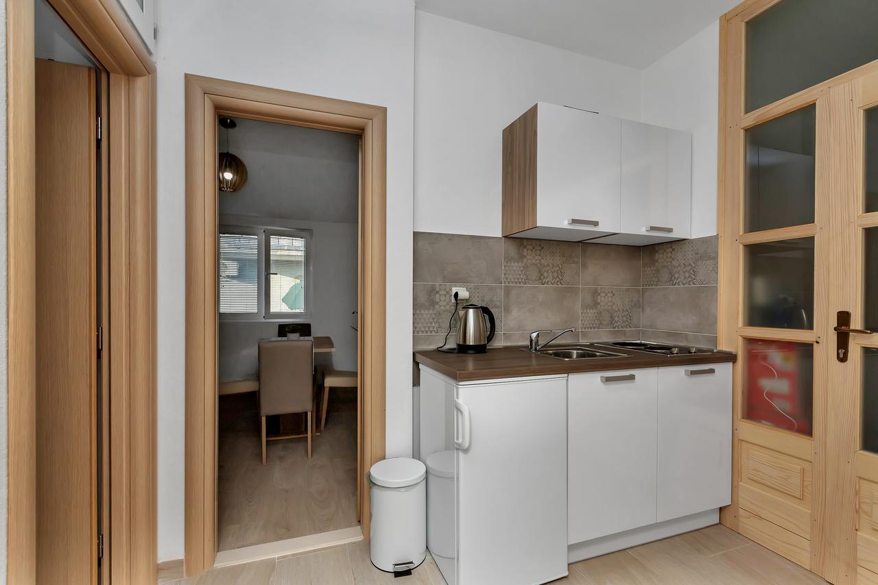 Family Apartments Leona Makarska Exterior foto