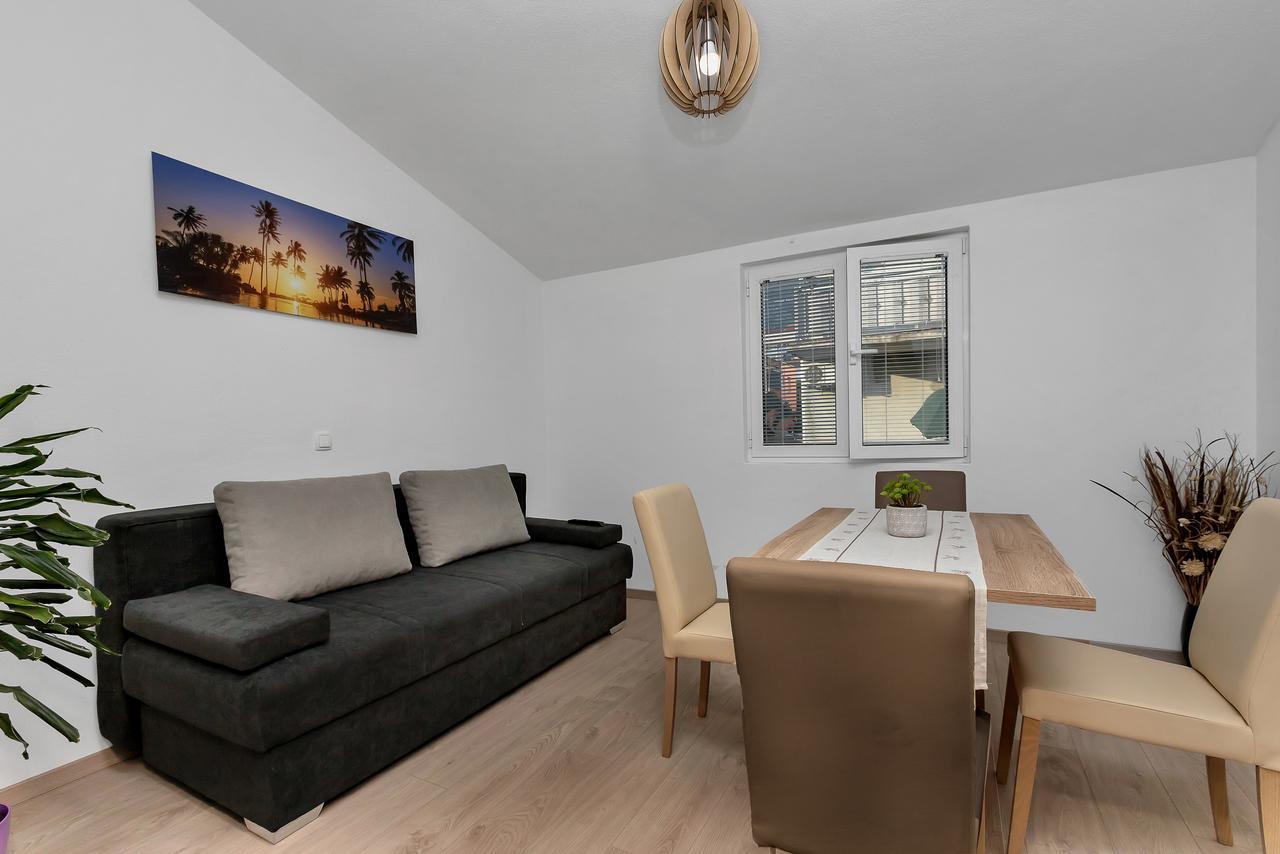 Family Apartments Leona Makarska Exterior foto