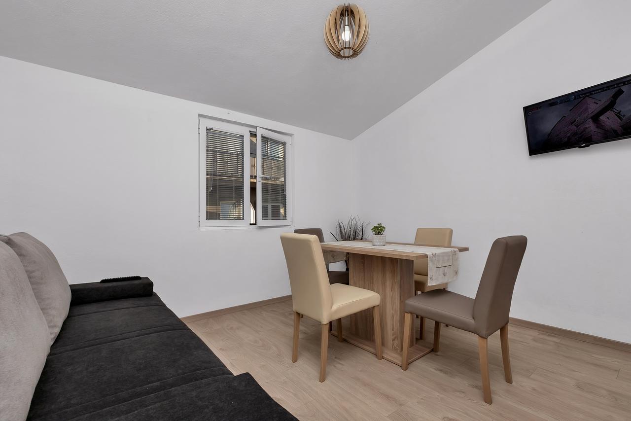 Family Apartments Leona Makarska Exterior foto